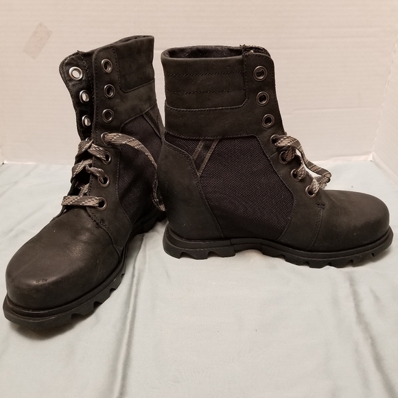 Sorel Stylish Black Combat Boots Size 7 - Picture 5 of 7